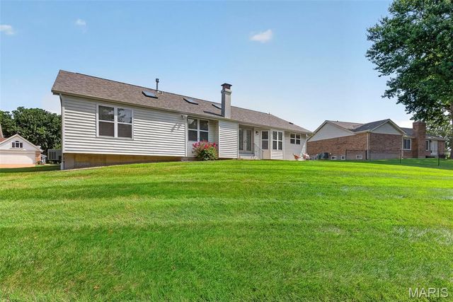 1122 Majestic Drive, Fenton, MO 63026