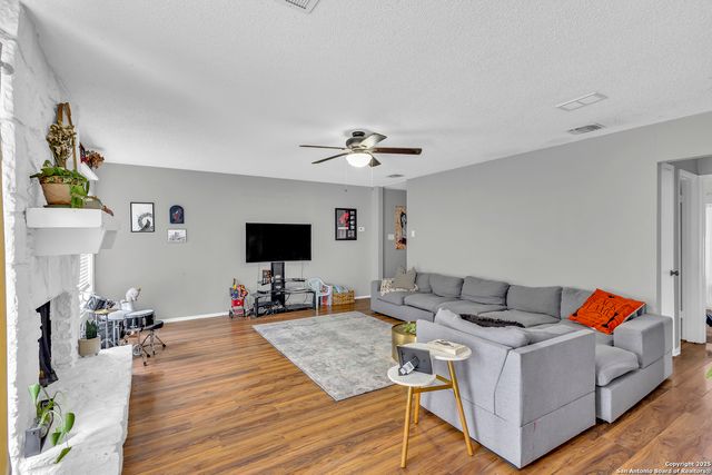 6122 Valley Tree, San Antonio, TX 78250