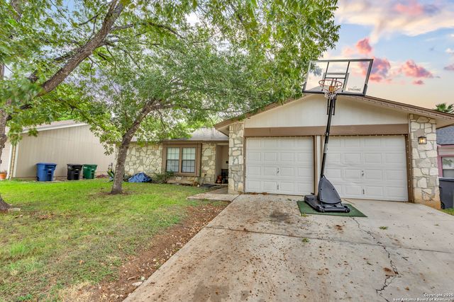 6122 Valley Tree, San Antonio, TX 78250