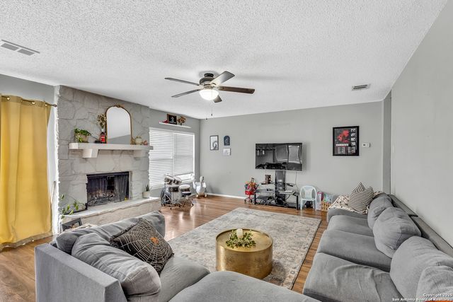 6122 Valley Tree, San Antonio, TX 78250
