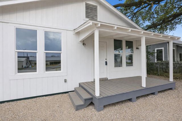 1410 Fannin Street, Columbus, TX 78934