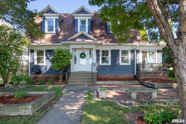 704 RIVER Drive, Bettendorf, IA 52722