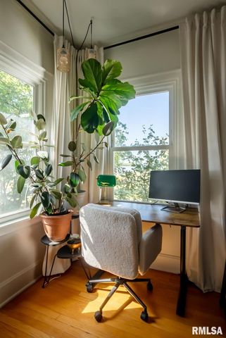 704 RIVER Drive, Bettendorf, IA 52722