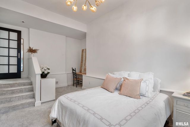 704 RIVER Drive, Bettendorf, IA 52722