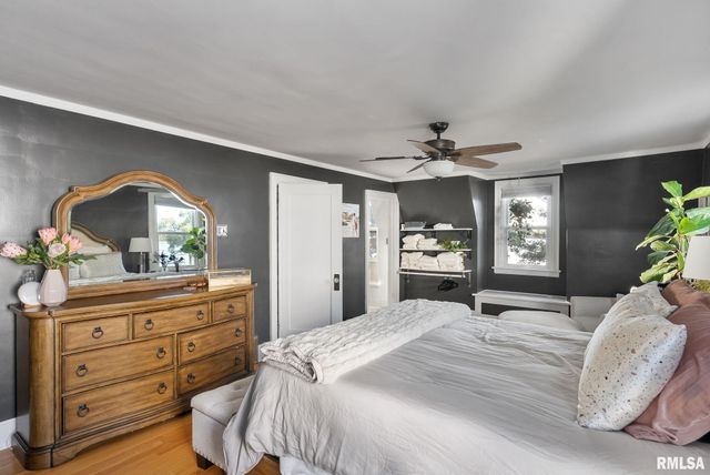 704 RIVER Drive, Bettendorf, IA 52722