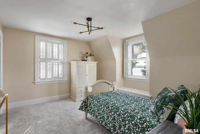 704 RIVER Drive, Bettendorf, IA 52722