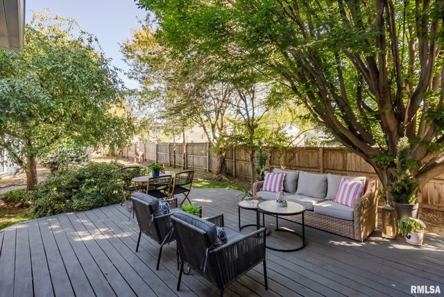 704 RIVER Drive, Bettendorf, IA 52722