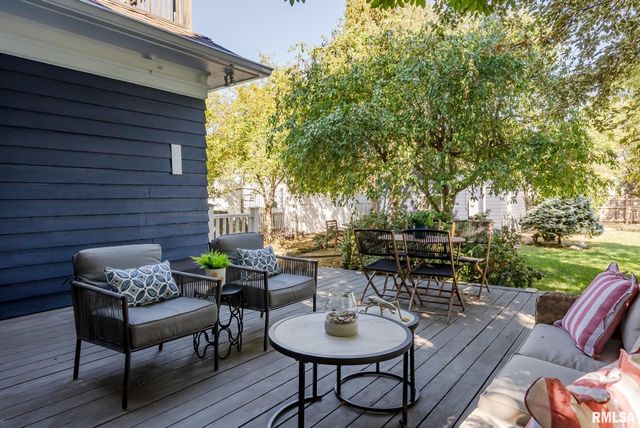 704 RIVER Drive, Bettendorf, IA 52722