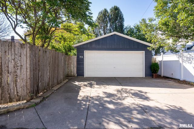 704 RIVER Drive, Bettendorf, IA 52722