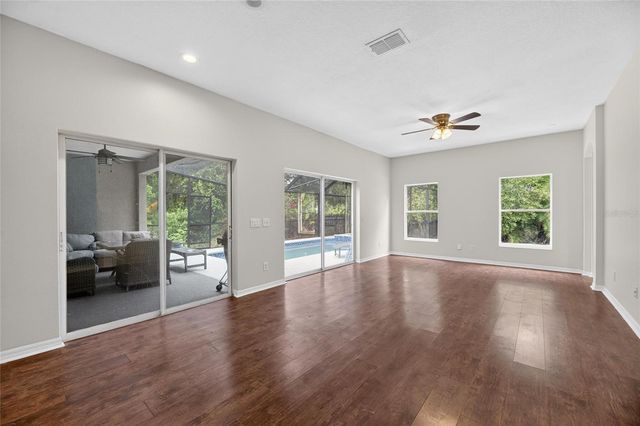 11901 NORTHUMBERLAND DRIVE, Tampa, FL 33626