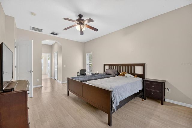 11901 NORTHUMBERLAND DRIVE, Tampa, FL 33626