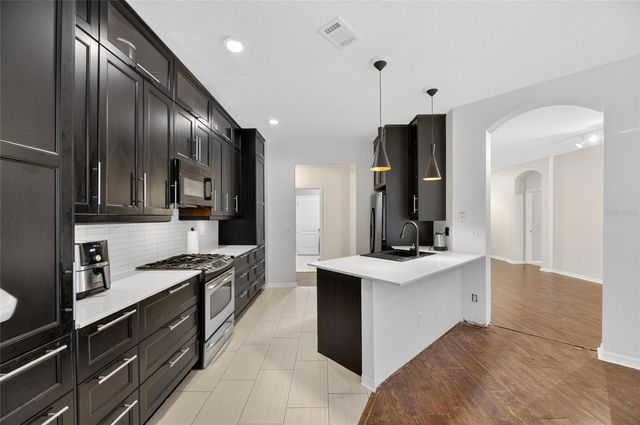 11901 NORTHUMBERLAND DRIVE, Tampa, FL 33626