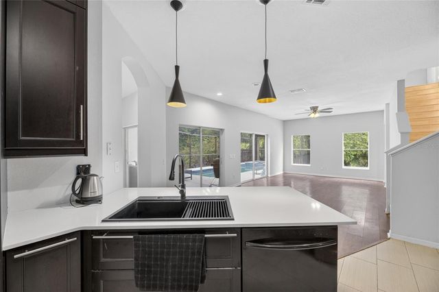 11901 NORTHUMBERLAND DRIVE, Tampa, FL 33626
