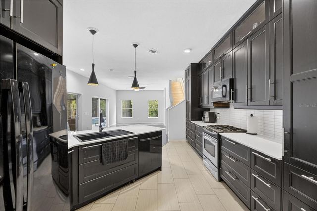 11901 NORTHUMBERLAND DRIVE, Tampa, FL 33626