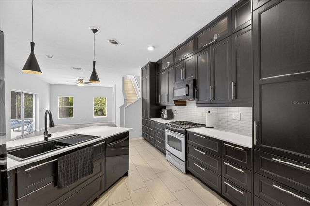11901 NORTHUMBERLAND DRIVE, Tampa, FL 33626