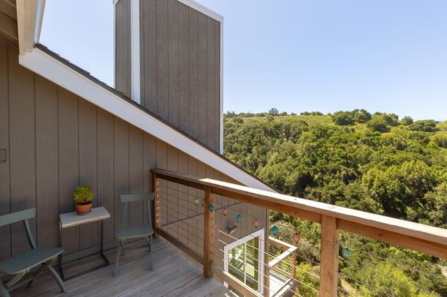 10353 Royal Oak Rd, Oakland, CA 94605