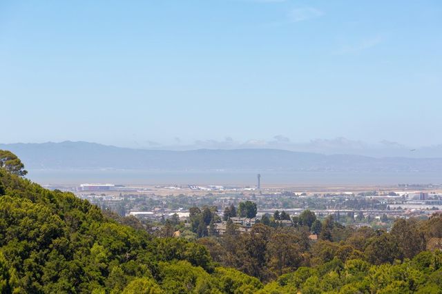 10353 Royal Oak Rd, Oakland, CA 94605