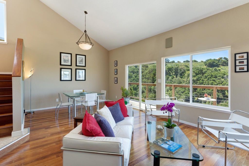 Image 10 of property listing at 10353 Royal Oak Rd, Oakland, CA 94605