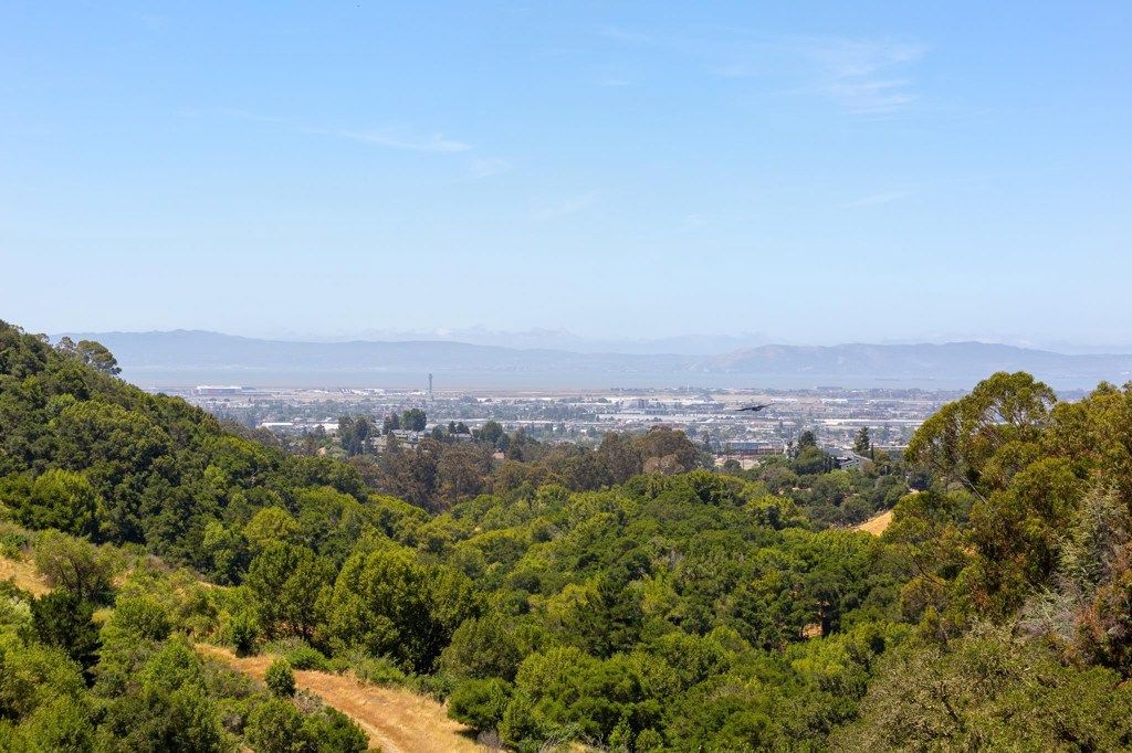 Image 13 of property listing at 10353 Royal Oak Rd, Oakland, CA 94605