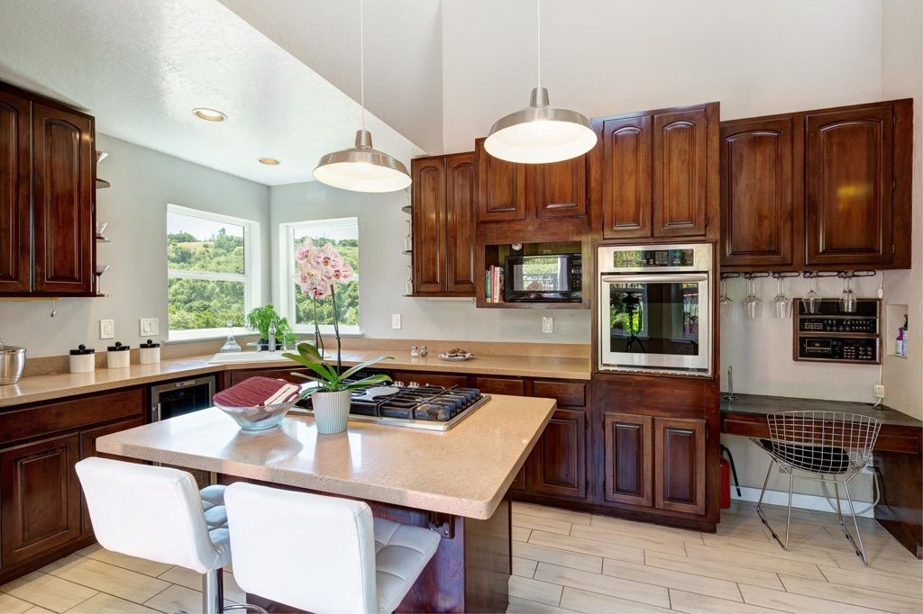 Image 18 of property listing at 10353 Royal Oak Rd, Oakland, CA 94605