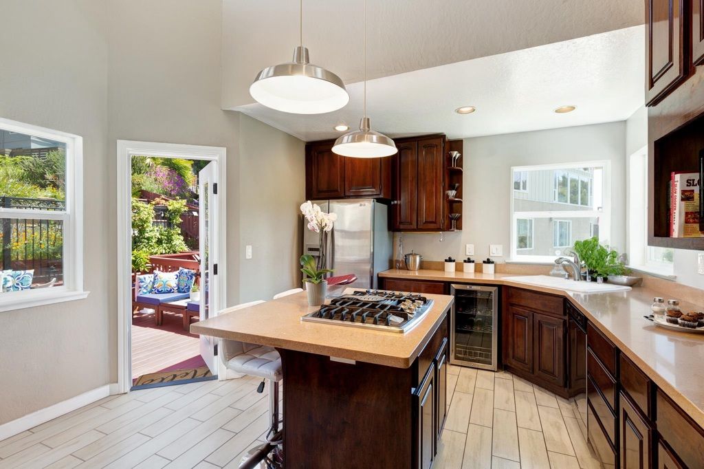 Image 19 of property listing at 10353 Royal Oak Rd, Oakland, CA 94605