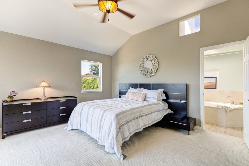 Image 28 of property listing at 10353 Royal Oak Rd, Oakland, CA 94605