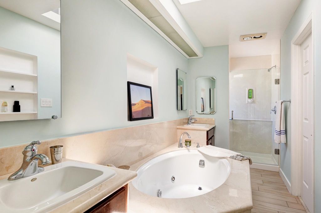 Image 29 of property listing at 10353 Royal Oak Rd, Oakland, CA 94605