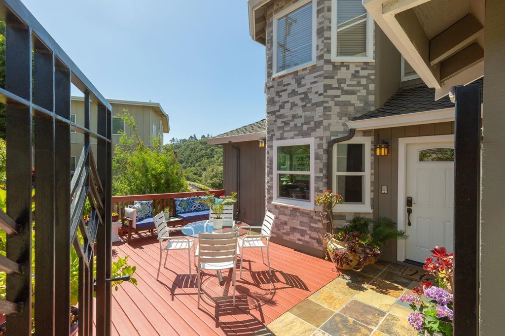 Image 5 of property listing at 10353 Royal Oak Rd, Oakland, CA 94605