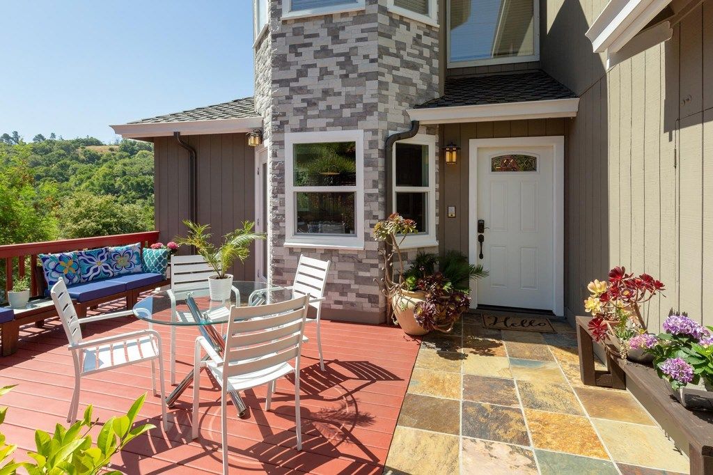 Image 7 of property listing at 10353 Royal Oak Rd, Oakland, CA 94605