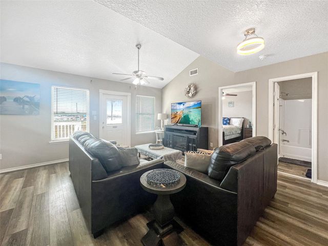 81 Santar Loop, Surfside Beach, TX 77541