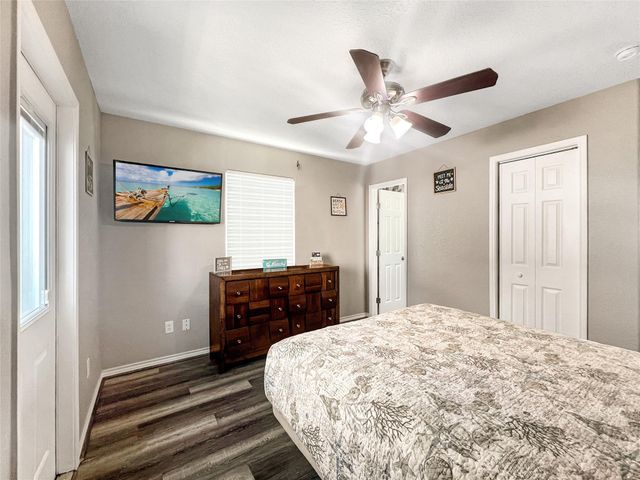 81 Santar Loop, Surfside Beach, TX 77541