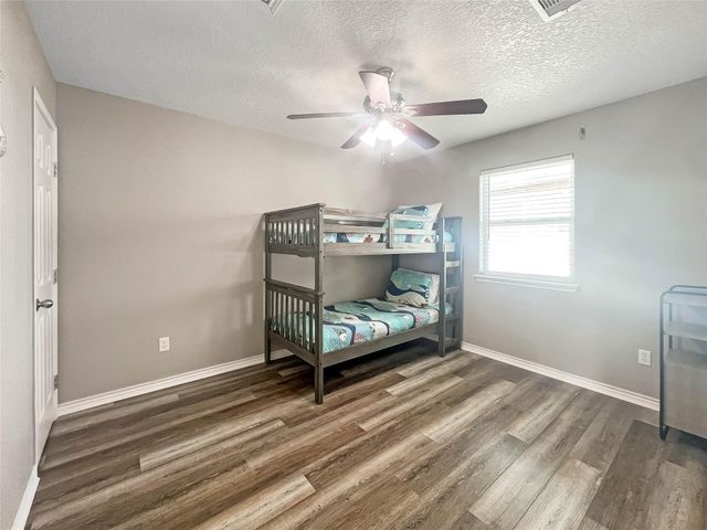 81 Santar Loop, Surfside Beach, TX 77541