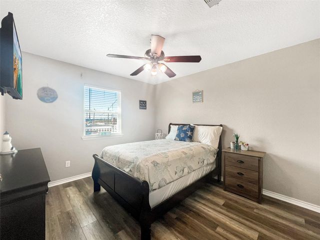 81 Santar Loop, Surfside Beach, TX 77541