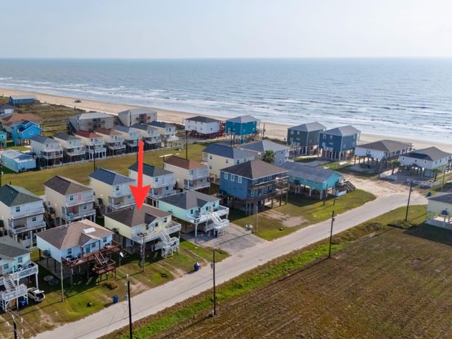 81 Santar Loop, Surfside Beach, TX 77541