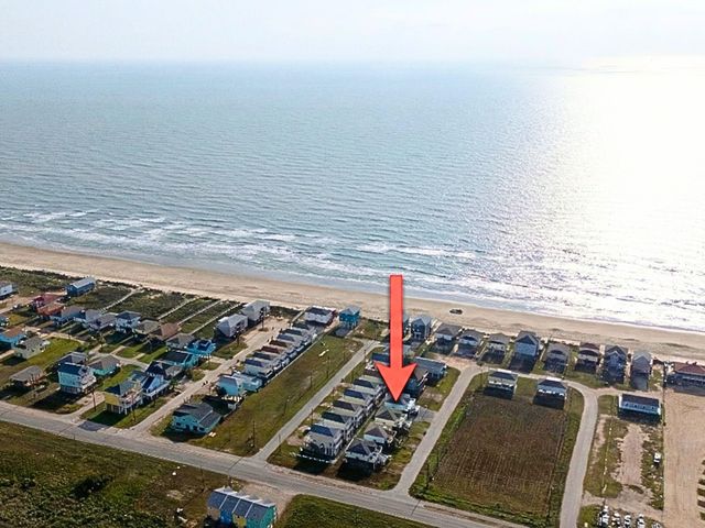 81 Santar Loop, Surfside Beach, TX 77541