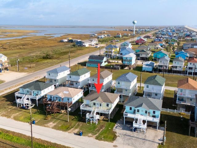 81 Santar Loop, Surfside Beach, TX 77541