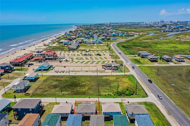81 Santar Loop, Surfside Beach, TX 77541