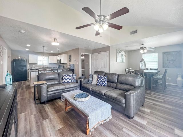 81 Santar Loop, Surfside Beach, TX 77541