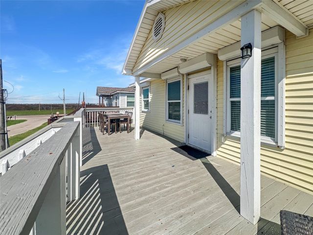 81 Santar Loop, Surfside Beach, TX 77541