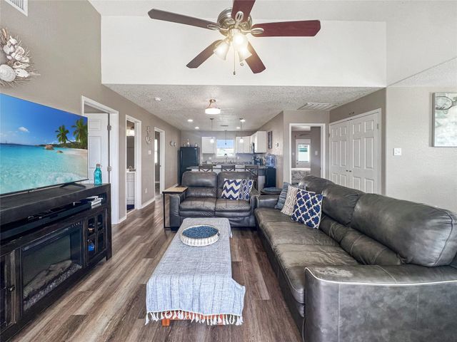 81 Santar Loop, Surfside Beach, TX 77541