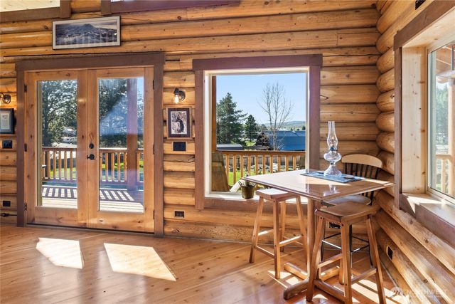 351 Ridge Loop Drive, Cle Elum, WA 98922