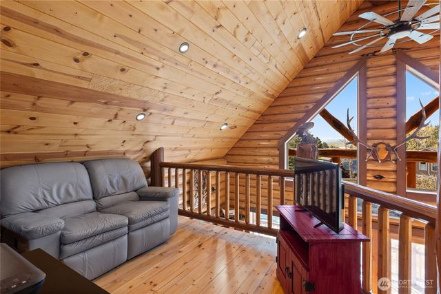 351 Ridge Loop Drive, Cle Elum, WA 98922