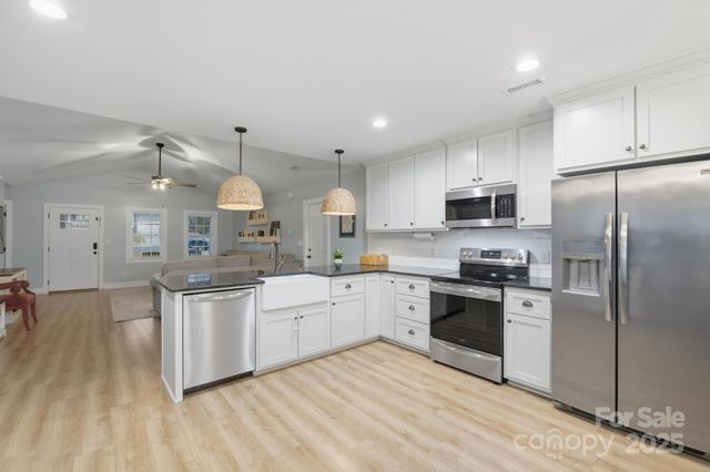 88 Pine Tree Road, Taylorsville, NC 28681