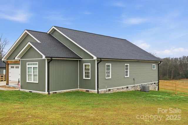 88 Pine Tree Road, Taylorsville, NC 28681