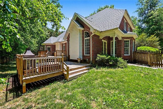 8005 Whitmore Cove Lane, Clemmons, NC 27012