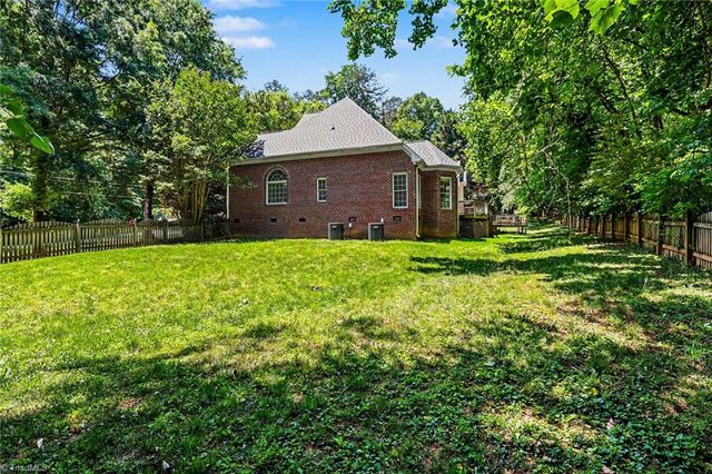 8005 Whitmore Cove Lane, Clemmons, NC 27012