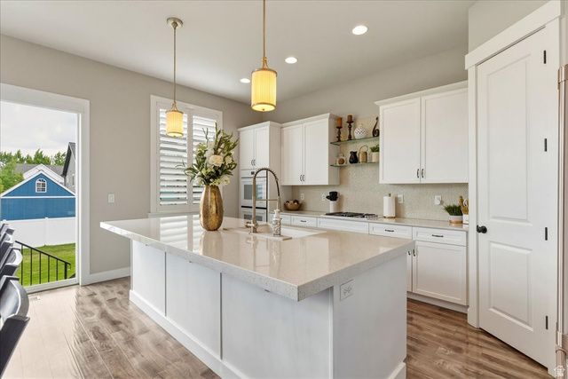 1692 W SPRING MEADOW LN, Farmington, UT 84025