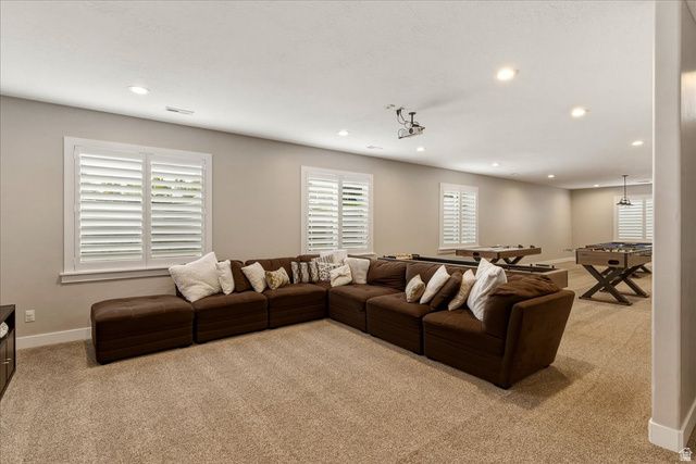1692 W SPRING MEADOW LN, Farmington, UT 84025