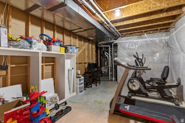 1692 W SPRING MEADOW LN, Farmington, UT 84025