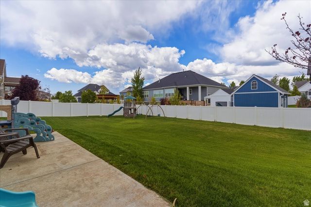 1692 W SPRING MEADOW LN, Farmington, UT 84025